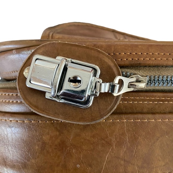 Vintage 1978 American Tourister  Inc. 100% Leather Brown Suitcase (Carry-On) - Picture 13 of 17